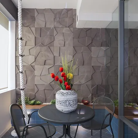 Appartamento Host Wise - Charming Luxurious Flat With Garage