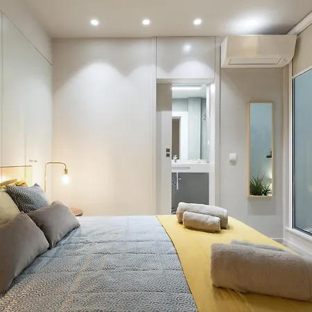 Host Wise - Charming Luxurious Flat With Garage Oporto