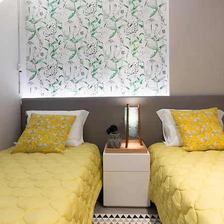 Apartment Host Wise - Charming Luxurious Flat With Garage *