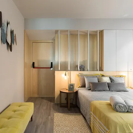 Host Wise - Charming Luxurious Flat With Garage